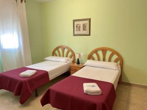 Amplio chalet para 11 personas, piscina privada, se admiten mascotas, cerca del mar - ES-373-15