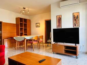 Apartamento de 3 habitaciones a 100m de la playa de Dénia con terraza y piscina - ES-373-28