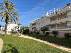 Apartamento de 3 habitaciones a 100m de la playa de Dénia con terraza y piscina - ES-373-28