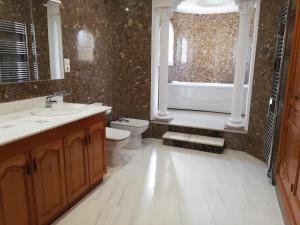Villa moderna cerca de la playa con amplia terraza - ES-373-7