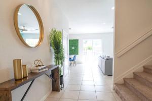 4BR Vacation Home with Spa, Pool, Outdoor BBQ&Patio