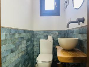 Casa adosada 2 hab. cómoda en Els Poblets con Wi-Fi y aparcamiento - ES-373-66