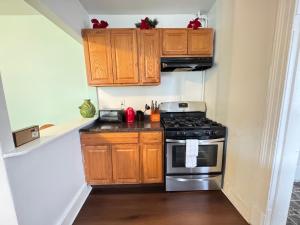 Beautiful Updated 4BR Apartment in DC with Easy Parking