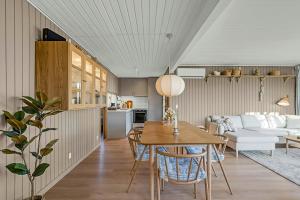 Newly Renovated House Close To Beach