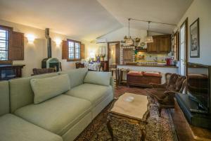 Villa With Private Pool In Tuscany