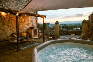 Historic Dwelling With Private Spa In Spello
