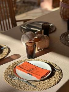 Provençal House With Pool And Mont Ventoux Views