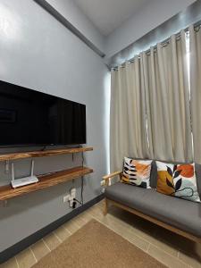 Overlooking Festive Walk Iloilo Studio Unit