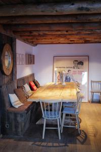 Historic Alpine Chalet With Mountain Views