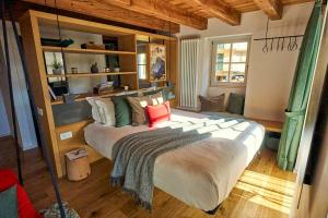 Design Loft For Two In Central Chiavenna