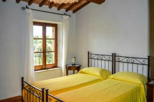 Farmhouse Apartment With Pool Near In Asciano