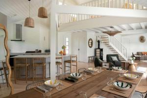 Family Villa Between Lake And Surf Beaches