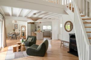 Family Villa Between Lake And Surf Beaches