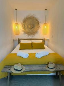 Perched Retreat Facing The Luberon Mountains