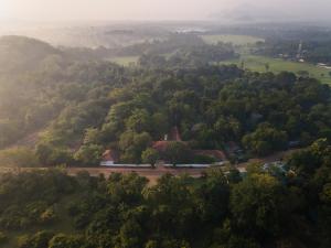 EKHO Sigiriya - 700 meters to Sigiriya Rock