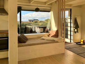 Artists Cottage With North Sea Views