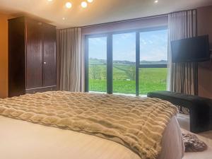 The Foxes Hole - Uk49085