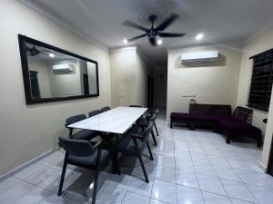 Heza Villa - Karaoke, Pool & BBQ