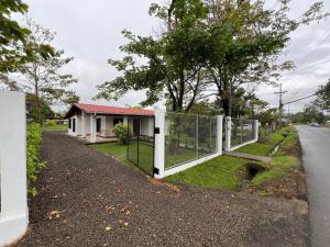 Charming 3-Bedroom House Rental in Paquera, Costa Rica