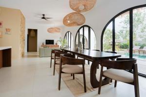 Brand new 5BD Villa with pool and kids playground Kuta, Lombok 8 min from central Kuta in heart of nature