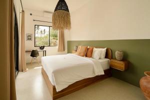 Brand new 5BD Villa with pool and kids playground Kuta, Lombok 8 min from central Kuta in heart of nature