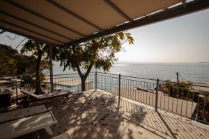 Nissaki Waterfront Houses