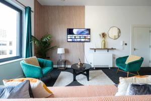 Spacious 2BR home - access to Media City and Old Trafford with free parking