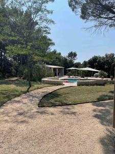 LISLE SUR LA SORGUE - Maison de prestige