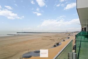 Studio Mare by BLOSS, frontal sea view in Nieuwpoort