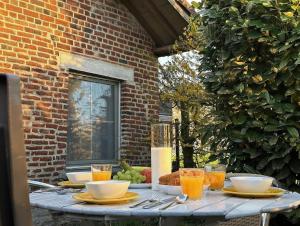 La Maisonnette - 2 chambres, parking, jardinet & calme