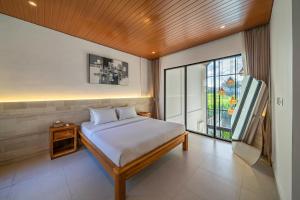 Garita - New Sleek 2BR Canggu Villa, 10 Mins to Beach Life!