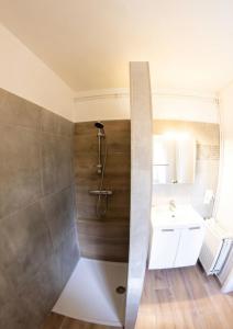 La Maisonnette - 2 chambres, parking, jardinet & calme