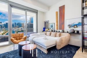 LUX 52 42 Deluxe Marina View Suite 3