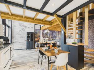 Maison moderne - Jardin - Pour 8 adultes 1 enfant