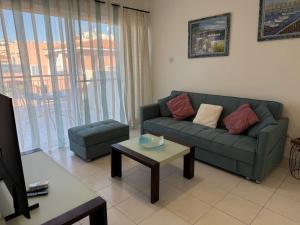 Regina II - Stylish 1Bed Apt With Pool and Sea Views