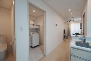 Dorothy Inn Spacious 4LDK New Build 97sqm Up to 10 Guests Free Private Parking Near JR Higashi Jujo Station 3 Minute Walk