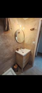 Le Jasmin T2 renovated air conditioning wifi and parking