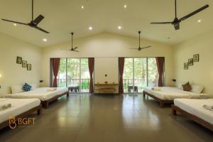 Mountain Woods Farmstay, Khopoli Pure Veg