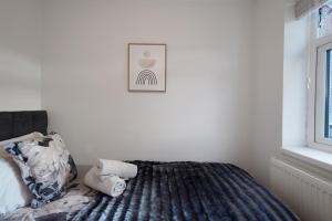 4 BR 6 Beds 3 Bath PS4, Pool Table Parking x4 Close to Legoland & Windsor