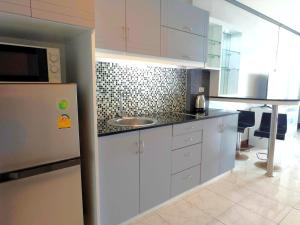 Sea View Studio - Jomtien Beachfront - View Talay 8