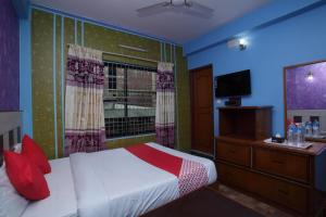 OYO 618 Hotel Middle Point