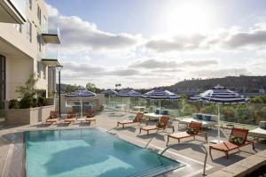 Mission Valley 1br w fire pit pool nr stores SAN-29