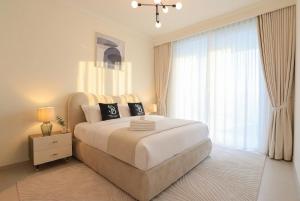 Lux 2BR Beachfront Escape Palace Beach Residence