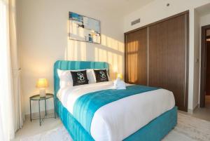 Lux 2BR Beachfront Escape Palace Beach Residence