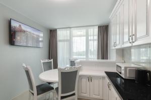 09-66 in RC Manhattan, Beresteiskyi 11,Petrovdom Apartments