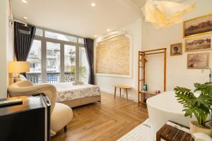 V Living - Hidden Gem in District 1 & Free Laundry