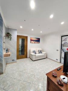 Elegant Seafront Apartment in Ostia | Beach Access