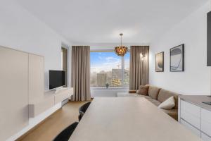 SKYPARK Golden Palace with Parking