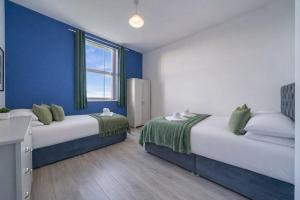Comfortable 2BR Flat - Sleeps 6 - Ideal City Stays