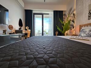 Lotus Studio Apartment with Panoramic Terrace